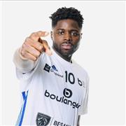 Sportif professionnel propose des séances de sport adapté en fonction des profils et des objectifs souhaités.